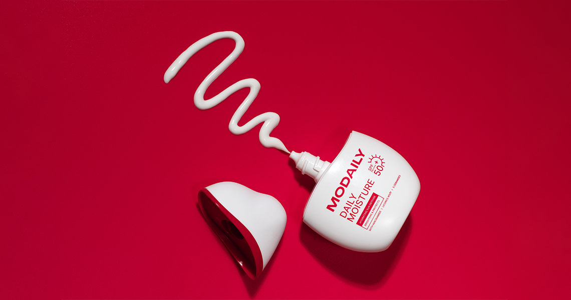 Daily Moisture SPF50+ PA++++ — Daily Sunscreen with broad-spectrum protection and hydrating care 1